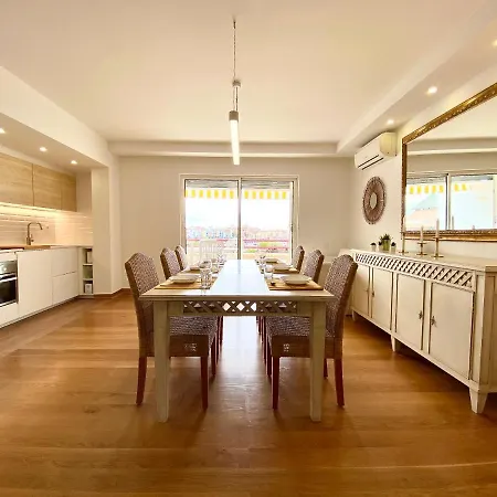 Out Luxury Marina - 2 Bedrooms Sea View Apartment *