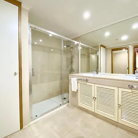 Apartment Out Luxury Marina - 2 Bedrooms Sea View