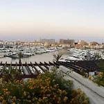 Out Luxury Marina - 2 Bedrooms Sea View شقة