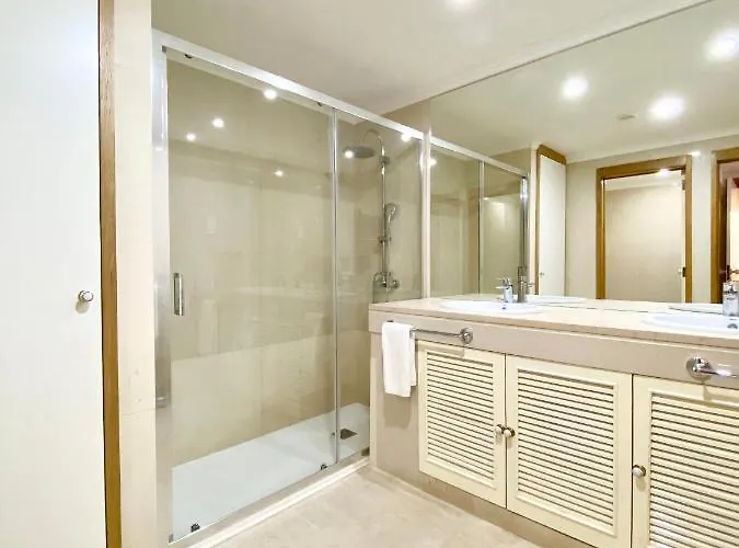 Apartment Out Luxury Marina - 2 Bedrooms Sea View